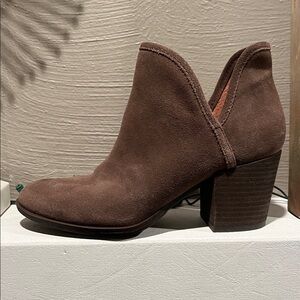 Lucky Taupe Suede Boots